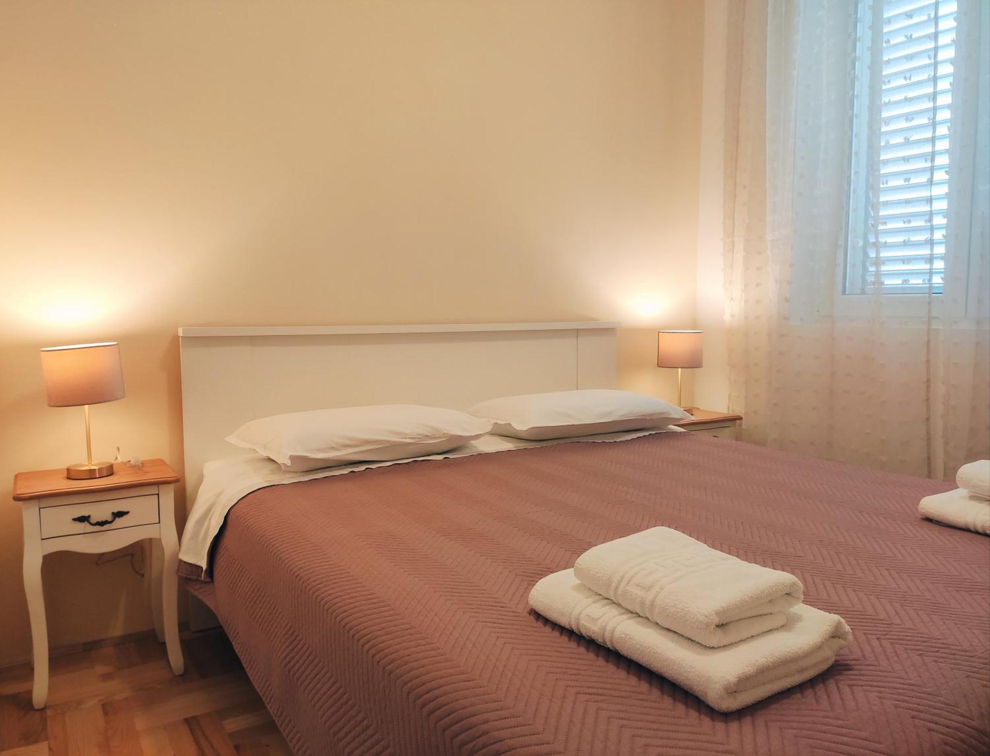Siesta Apartments Шибеник Екстер'єр фото